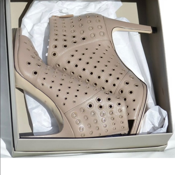 NWB BCBG  Ankle Bootie Calf US9.5M EU39.5 ORIG$375 - Picture 3 of 10